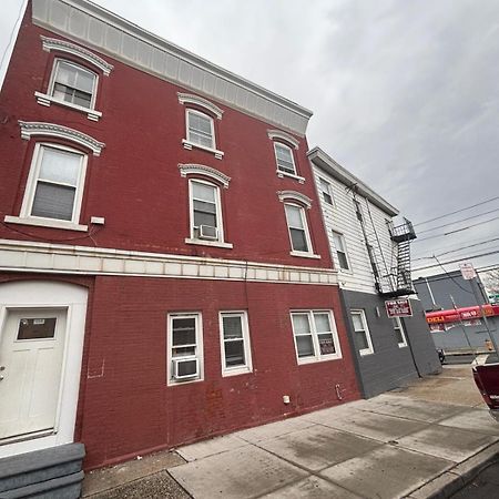 Penn Station Room Motel Casa Newark Bagian luar foto
