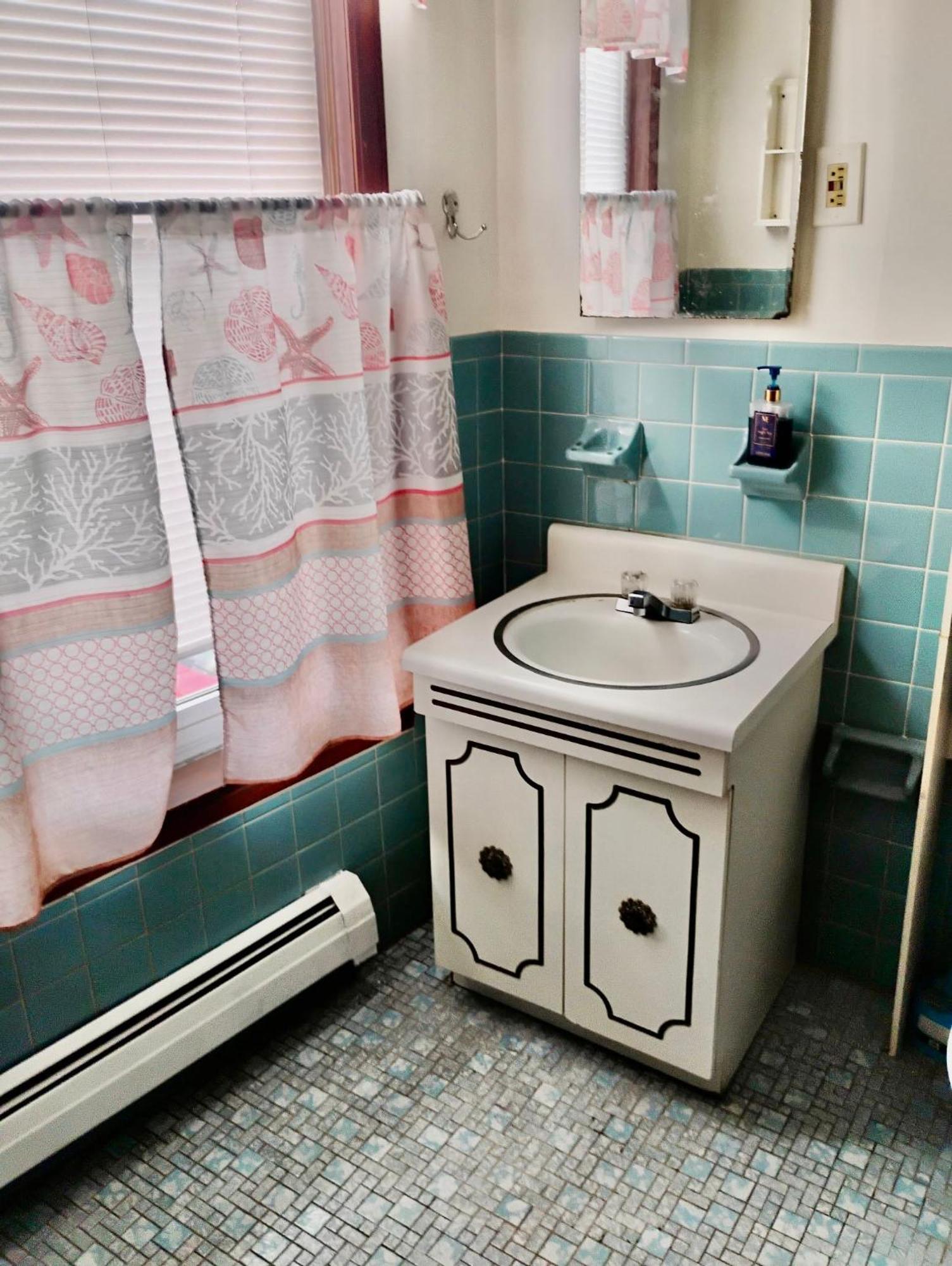 Penn Station Room Motel Casa Newark Bagian luar foto