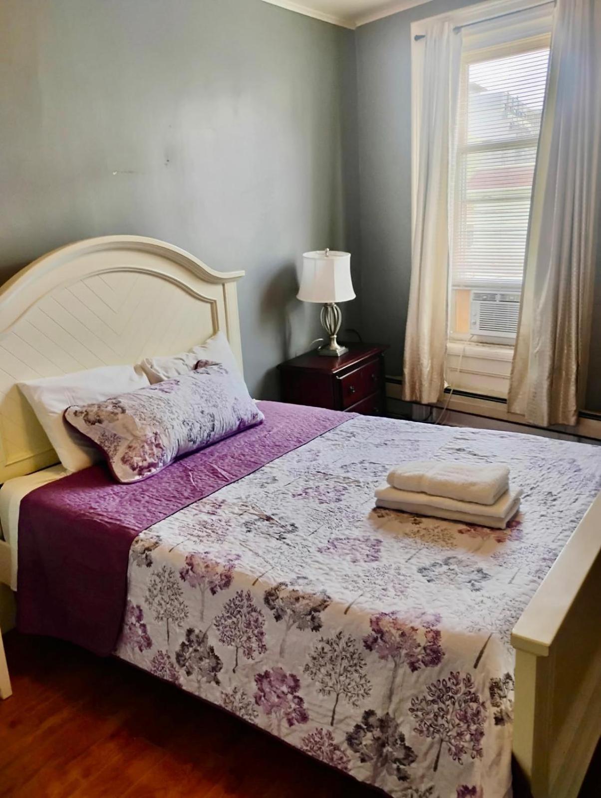 Penn Station Room Motel Casa Newark Bagian luar foto